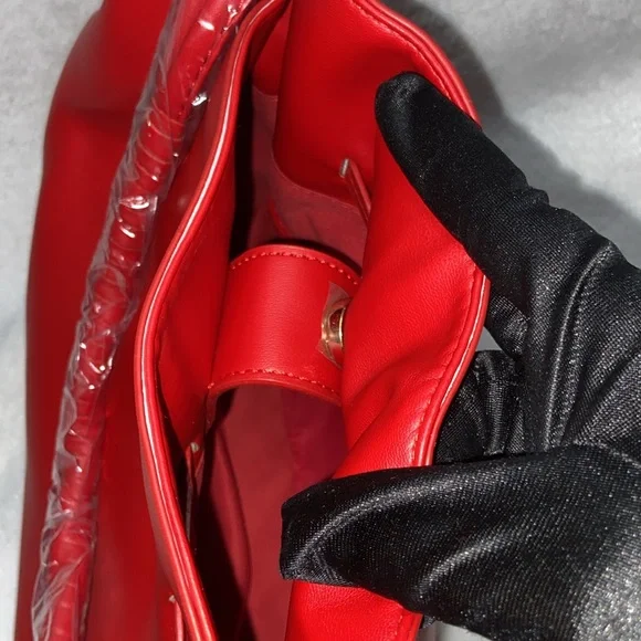 Red and gold badgly Mishka bumpling Handbag - Picture 5 of 14